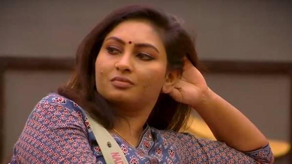 போட்டியாளர்களை வாழ்த்தினர்