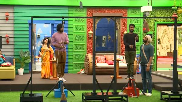 ஒற்றைக் காலில் நின்றபடி