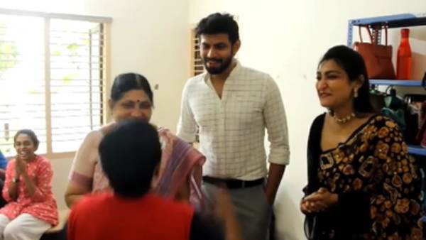  குருகுலம் சில்ட்ரனுடன் 