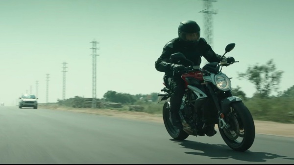 180கி.மீ., ஸ்பீடில்