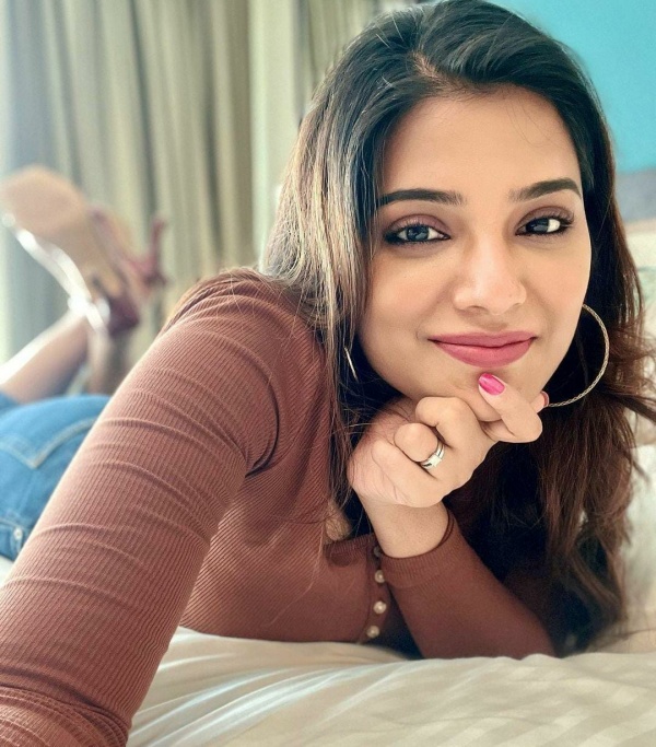 ஹீரோவாக பரிமாணம் ஹீரோவாக பரிமாணம்