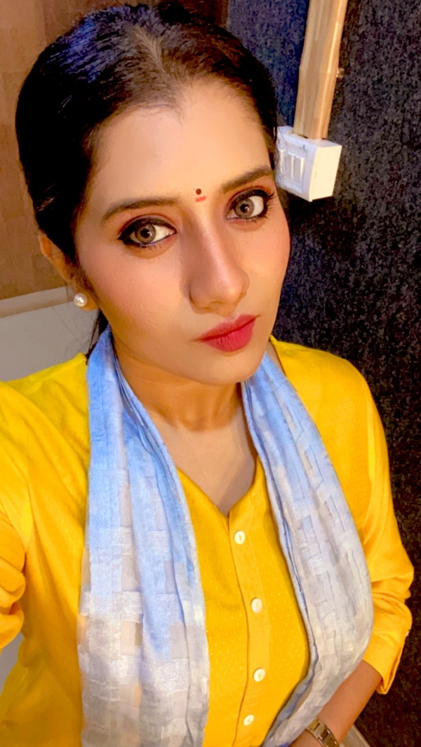 96 ஜானு கெட்டப்பில்