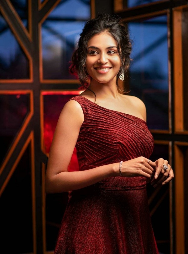 கால்பந்தாட்ட வீரராக