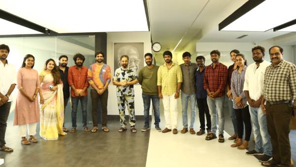 கேஷுவல் லுக்கில் கமல் 