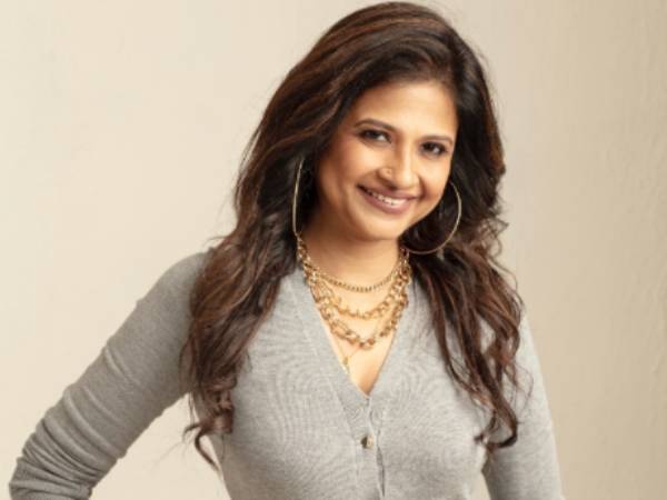 சூப்பரான காஸ்டியூம்