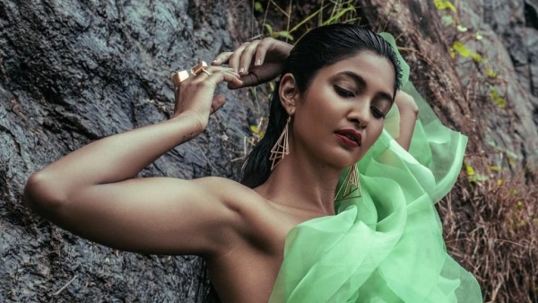 குளத்தின் மேல் கவர்ச்சி