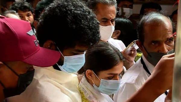 சோட்டானிக்கரை பகவதியம்மன் கோயிலில்