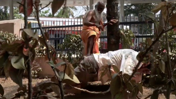 வரலட்சுமிக்கு வில்லன்