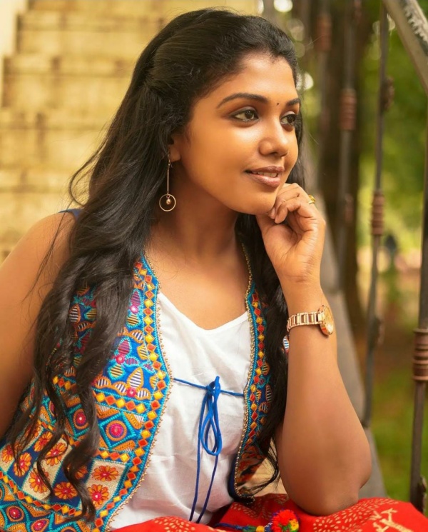 சர்ச்சைகளில் சிக்காமல்