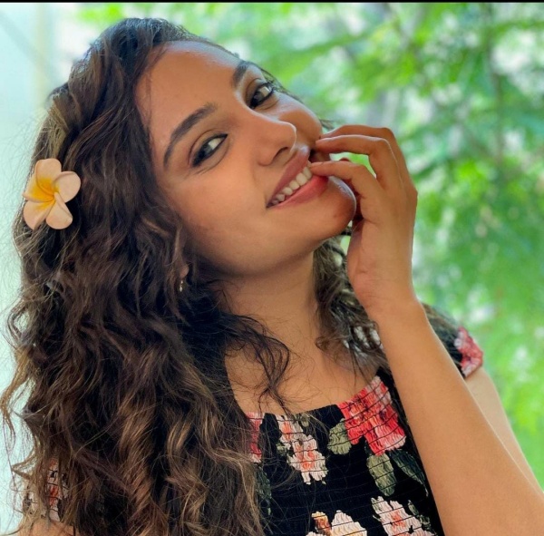 மூக்குத்தி அம்மன்