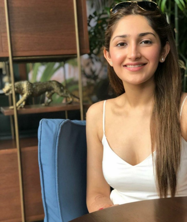  சாயிஷாவின் நடனம்