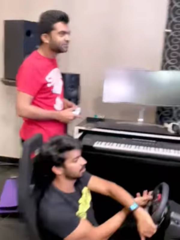 மகத்தின் உருக்கமான வாழ்த்து