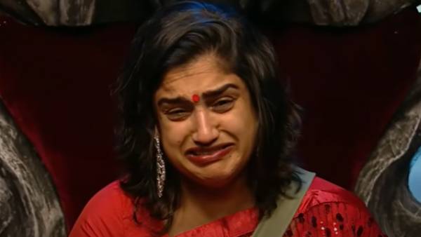 கதறி அழுதார்