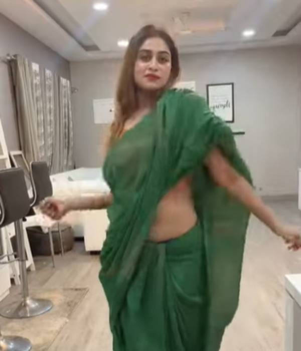 அரபிக் இசைக்கு நடனம்