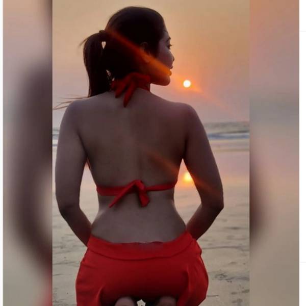 எதை பார்க்குறது