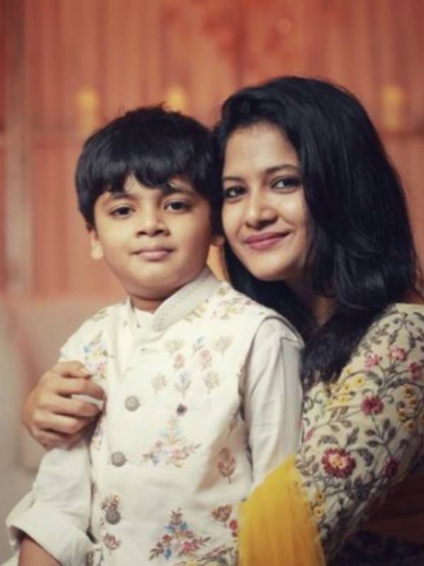 மனைவியும் மகனும்