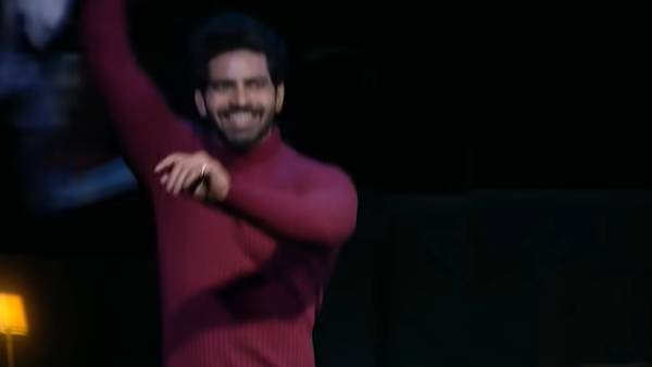 கோட்டை கழற்றி வீசிய பாலா 