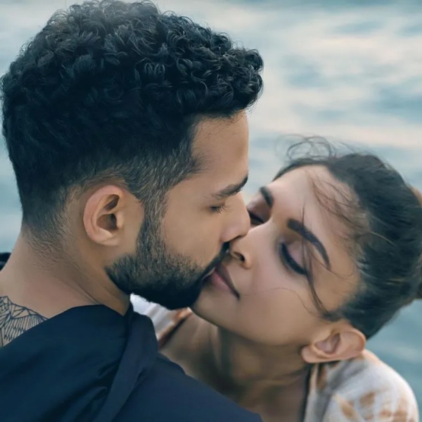 ஏகப்பட்ட முத்த காட்சிகள