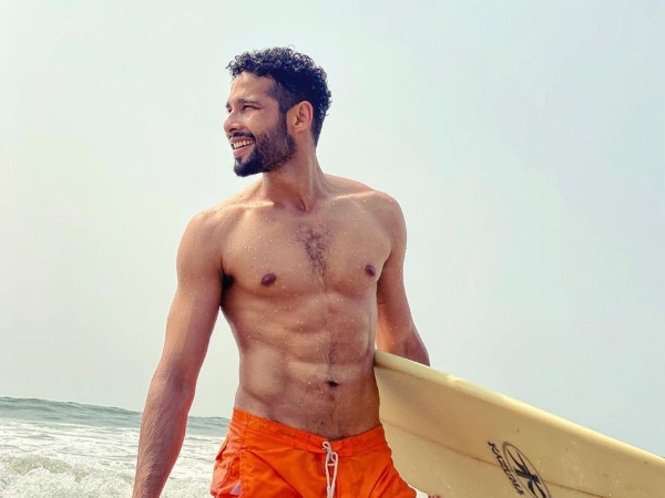 பல படங்களில்