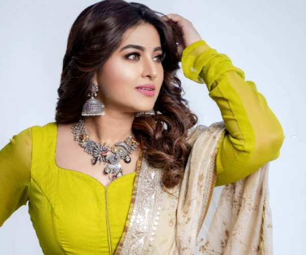 இருவருமே சினிமாவில் பிஸி 