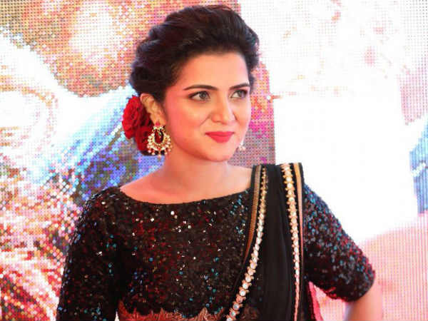 படங்களில் நடிக்கும் டிடி