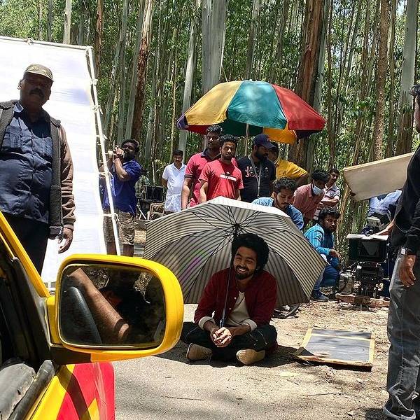 காதலிக்க யாருமில்லை