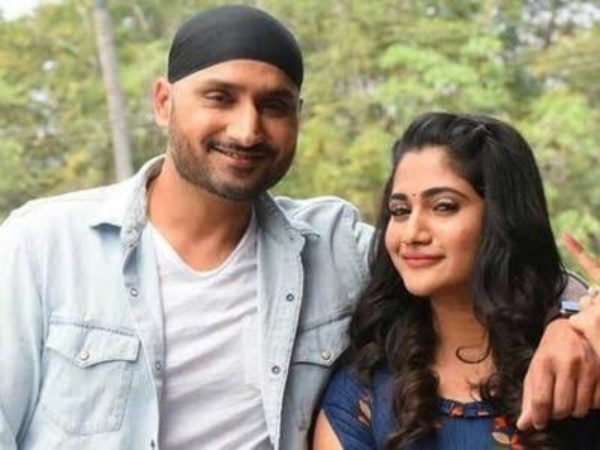 கதாநாயகியாக அறிமுகம்