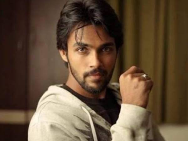 ஹீரோவாக