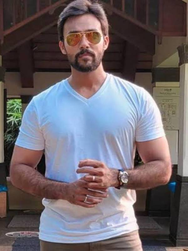 மார்க்கெட் ராஜா எம்பிபிஎஸ்