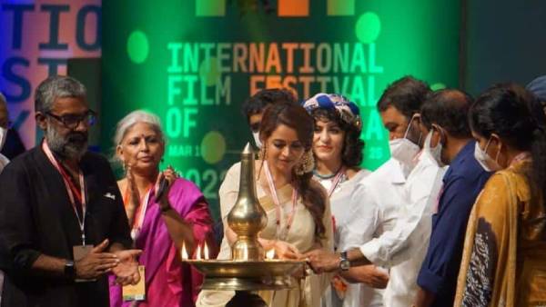 ரோல் மாடல் நீங்க