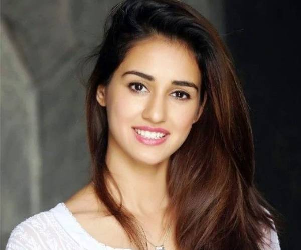 திஷா பதானி நாயகி? திஷா பதானி நாயகி?