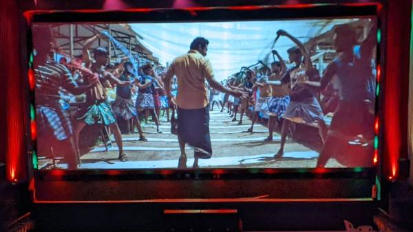 முதல் சீனை மிஸ் பண்ணிடாதீங்க