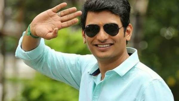 டஃப் பாத்திரங்களில் டஃப் பாத்திரங்களில்