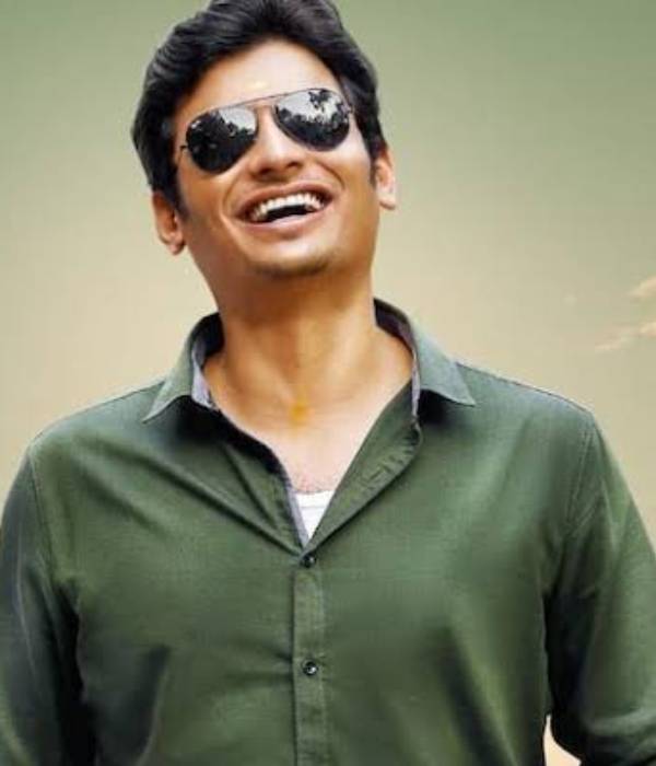 சிறந்த நடிகராக சிறந்த நடிகராக