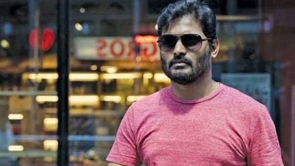 டார்க் காமெடி ஜானரில்