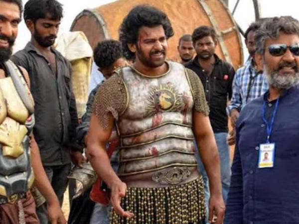 இரட்டை வேடத்தில் இரட்டை வேடத்தில்