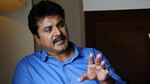 கேஎஸ் ரவிக்குமார் சரத்குமாருக்கு உதவி