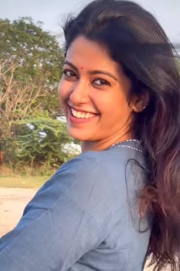 புன்னகை என்ன விலை?