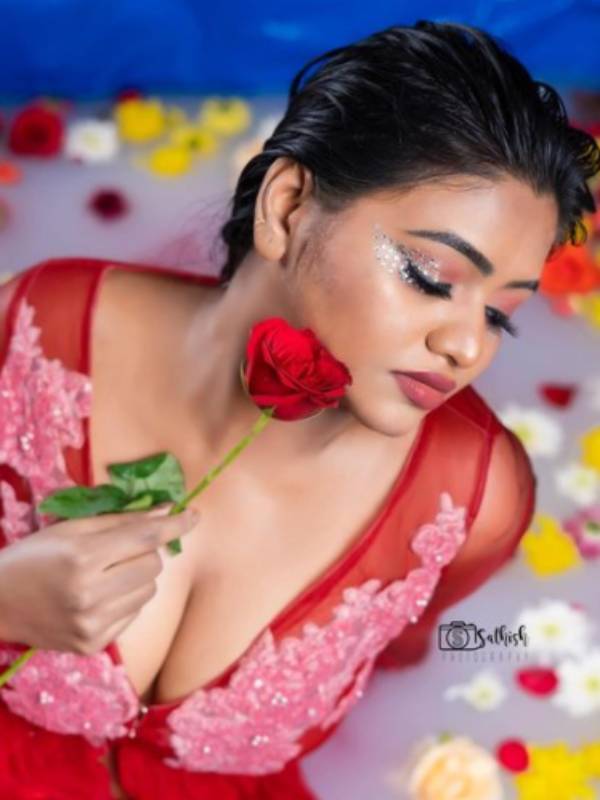 கவர்ச்சி வேண்டாமே