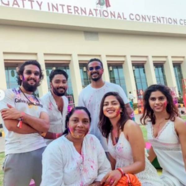 நண்பர்களுடன்