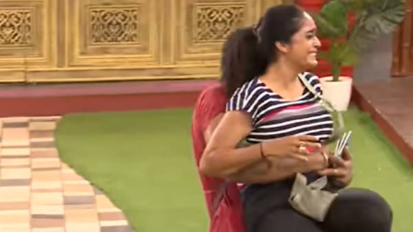 அபிராமியை தூக்கிய நிரூப் அபிராமியை தூக்கிய நிரூப்