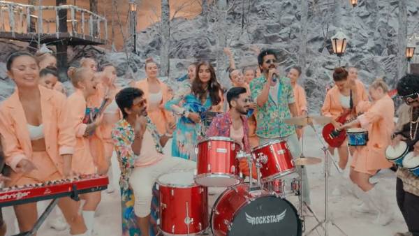 விஜய் குரலில் ஜாலி ஓ ஜிம்கானா 