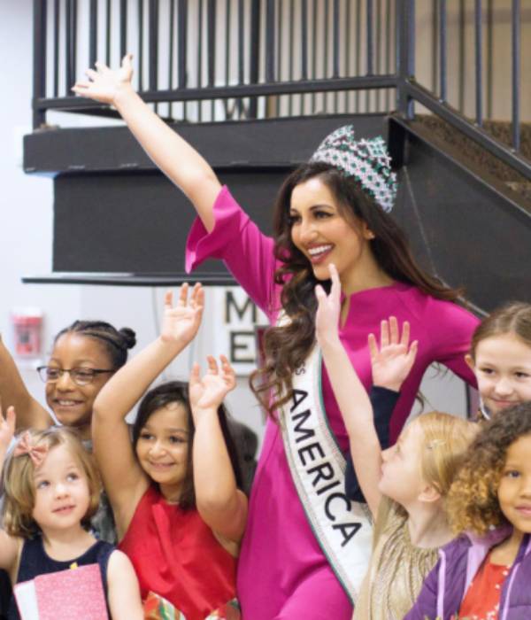 இந்திய-அமெரிக்க பெண் இந்திய-அமெரிக்க பெண்