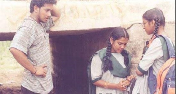 ஹீரோயினுக்கு தோழியாக நடித்தார்