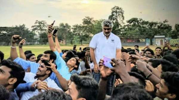 கொண்டாட்டத்தில் அஜித் ரசிகர்கள்