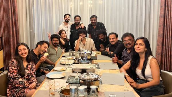 விஜய் வீட்டு விருந்து