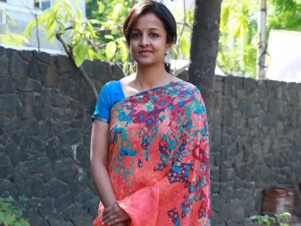 சமூக பணிகளில் கிருத்திகா