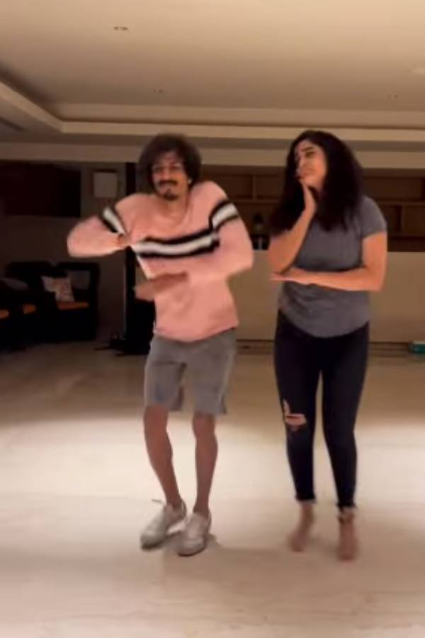 சர்ச்சையை கிளப்பிய போஸ்ட்