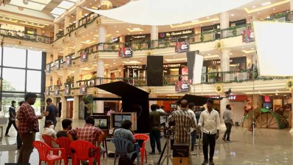 படத்தின் மால் செட்