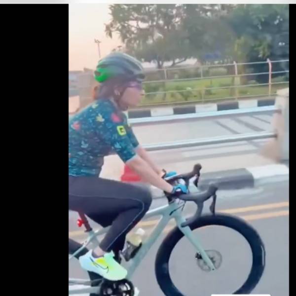 நெட்டிசன்கள் என்ன கேட்டிருக்காங்க பாருங்க